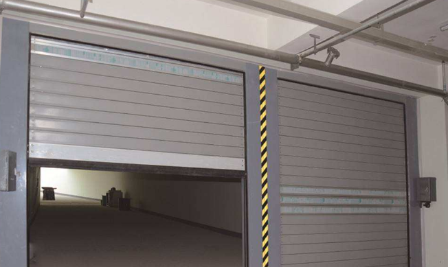 选择快速门厂家的3点注意事项