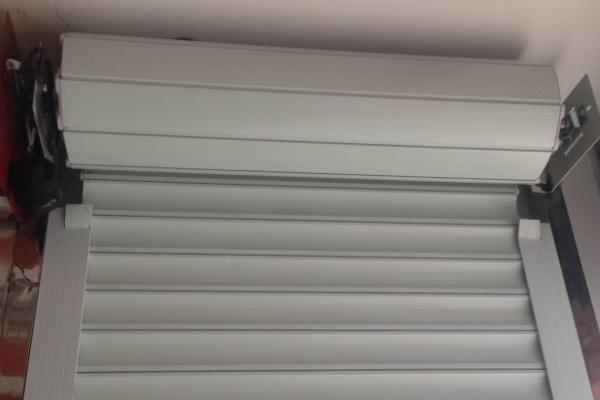 电动卷帘门多少钱一平方？